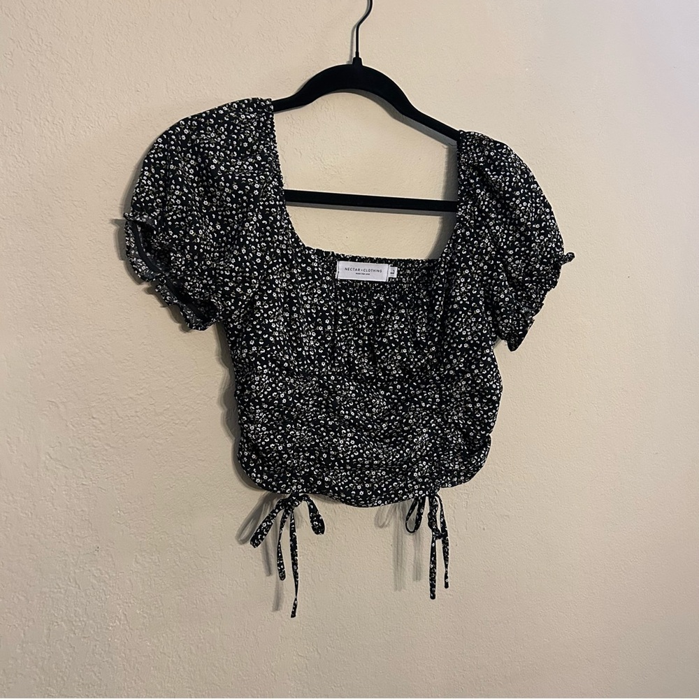 Elegant Black and White Floral Puff Sleeve Blouse